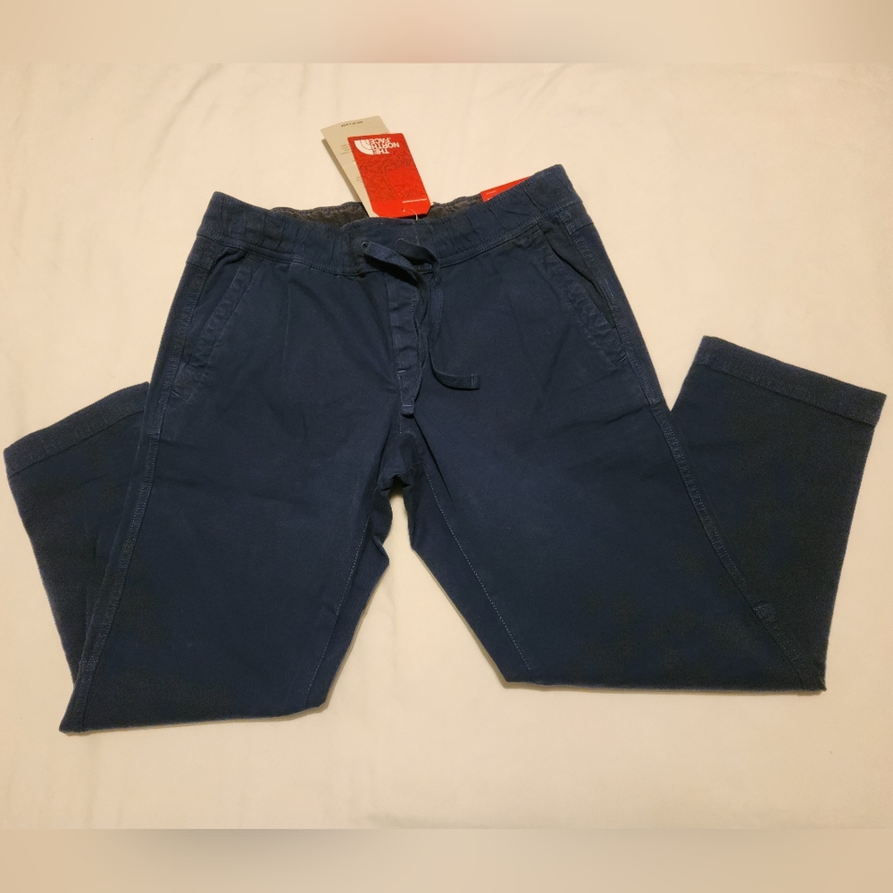 Women's Northface Navy Capris. NWT. - Picture 2 of 7